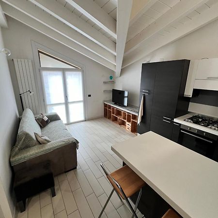 Ferienwohnung Mansarda Polpetta Corsico Exterior foto
